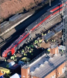 Enfermeras y sanitarios en la primera línea tras el accidente ferroviario de Adamuz