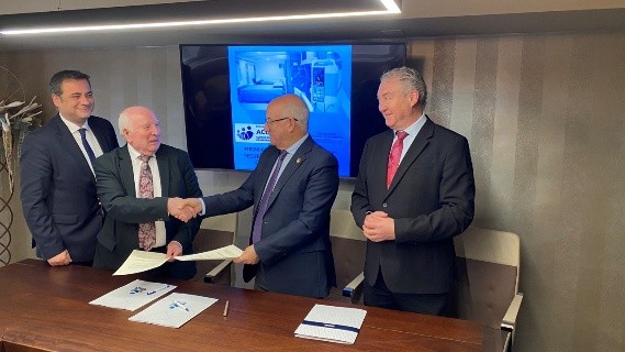 El Consejo de Enfermería de Castilla y León firma un convenio con la Clínica Universidad de Navarra y ACUNSA para la prestación de asistencia sanitaria
